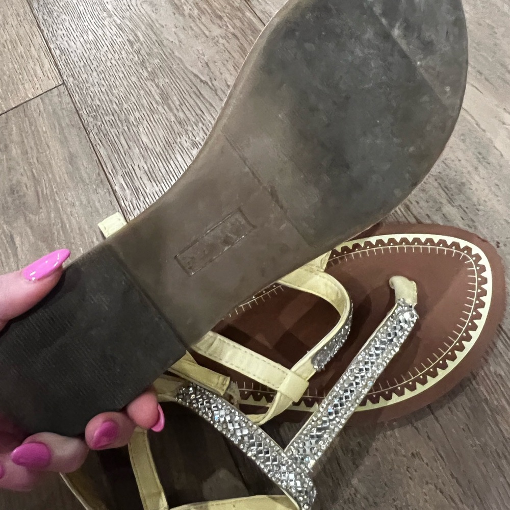 Black Rivet Yellow T-Strap Rhinestone Sandals - Picture 4 of 4
